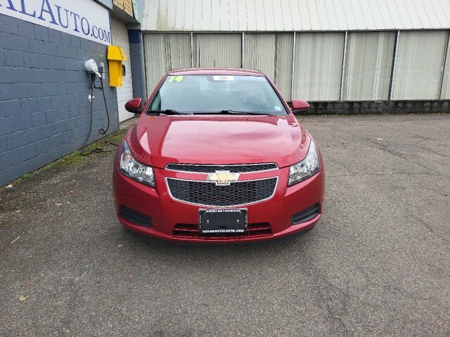 2014 Chevrolet Cruze photo 3
