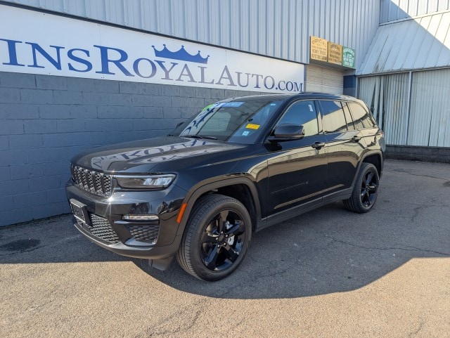 Used 2024 Jeep Grand Cherokee Limited with VIN 1C4RJHBGXRC217712 for sale in Owego, NY