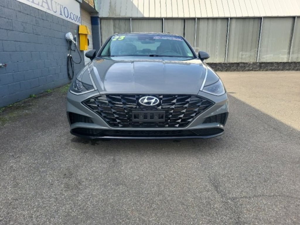 Used 2023 Hyundai Sonata SEL Sedan