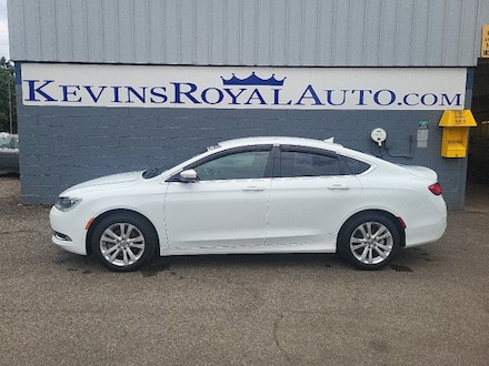 2016 Chrysler 200 Limited Sedan