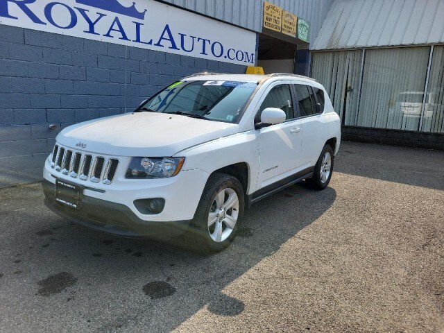 2014 Jeep Compass Latitude photo 2