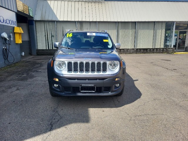 2016 Jeep Renegade Limited photo 3