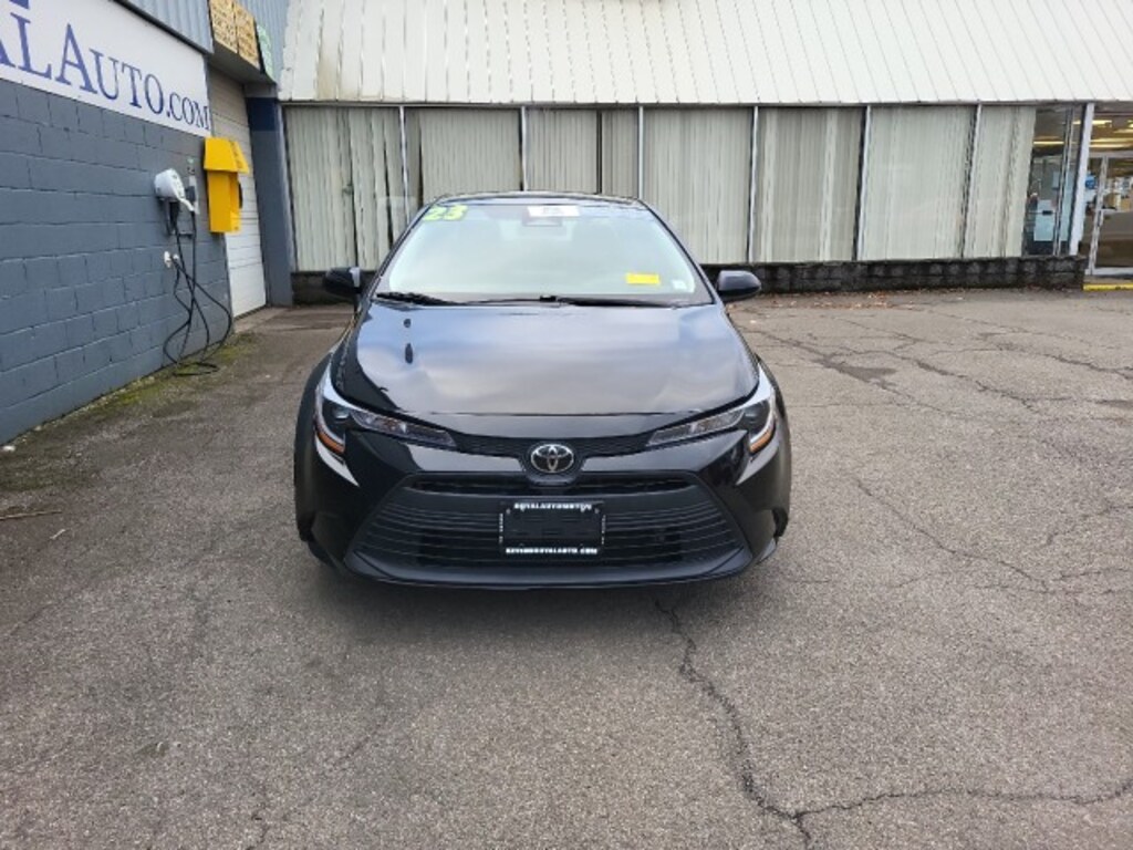 Used 2023 Toyota Corolla LE Sedan