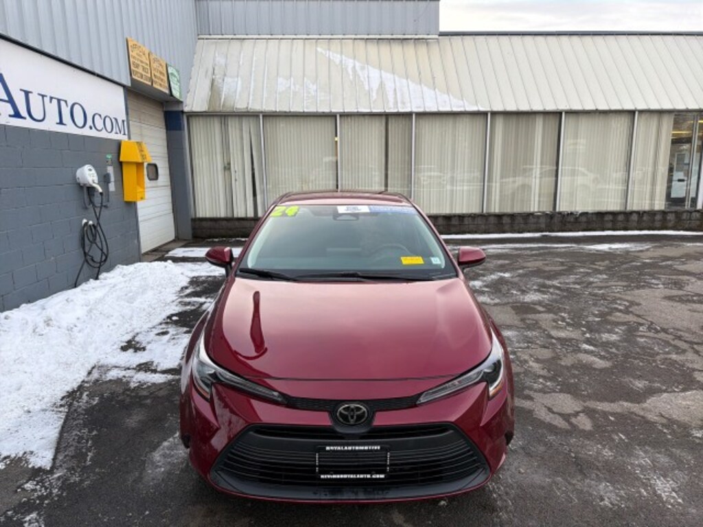 Used 2024 Toyota Corolla LE Sedan
