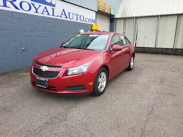 2014 Chevrolet Cruze photo 2