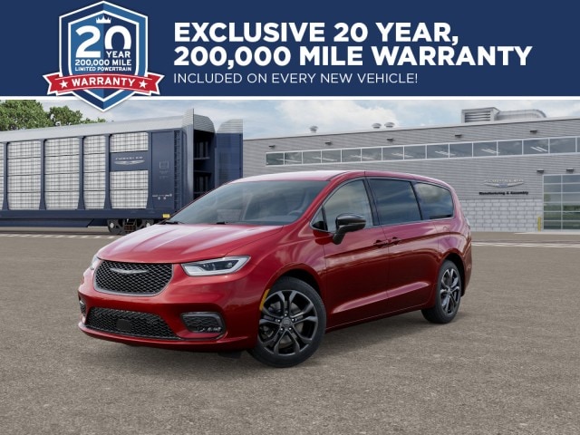 2026 Chrysler Pacifica Select's photo
