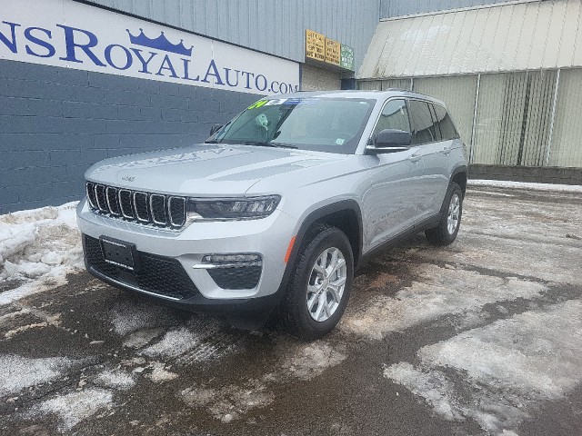 Used 2024 Jeep Grand Cherokee Limited with VIN 1C4RJHBG8RC683736 for sale in Owego, NY
