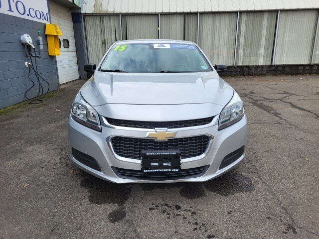 2015 Chevrolet Malibu LS photo 2