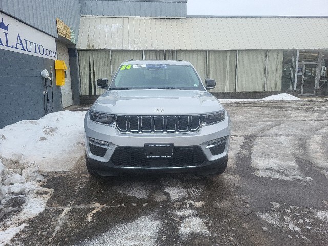 2024 Jeep Grand Cherokee Limited photo 3