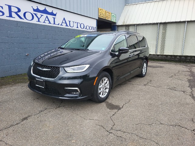 Used 2022 Chrysler Pacifica Touring L with VIN 2C4RC1BG2NR196924 for sale in Owego, NY