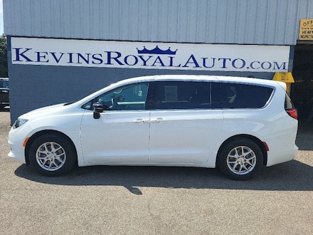 2024 Chrysler Voyager LX Van Passenger Van