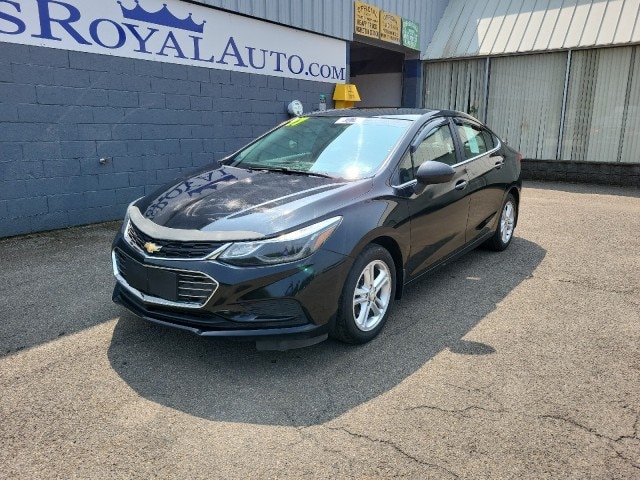 Used 2017 Chevrolet Cruze LT with VIN 1G1BE5SM3H7138912 for sale in Owego, NY