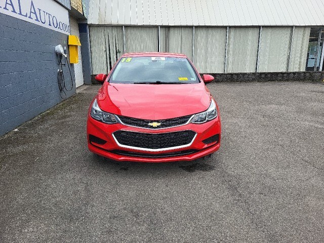 2018 Chevrolet Cruze LS photo 2