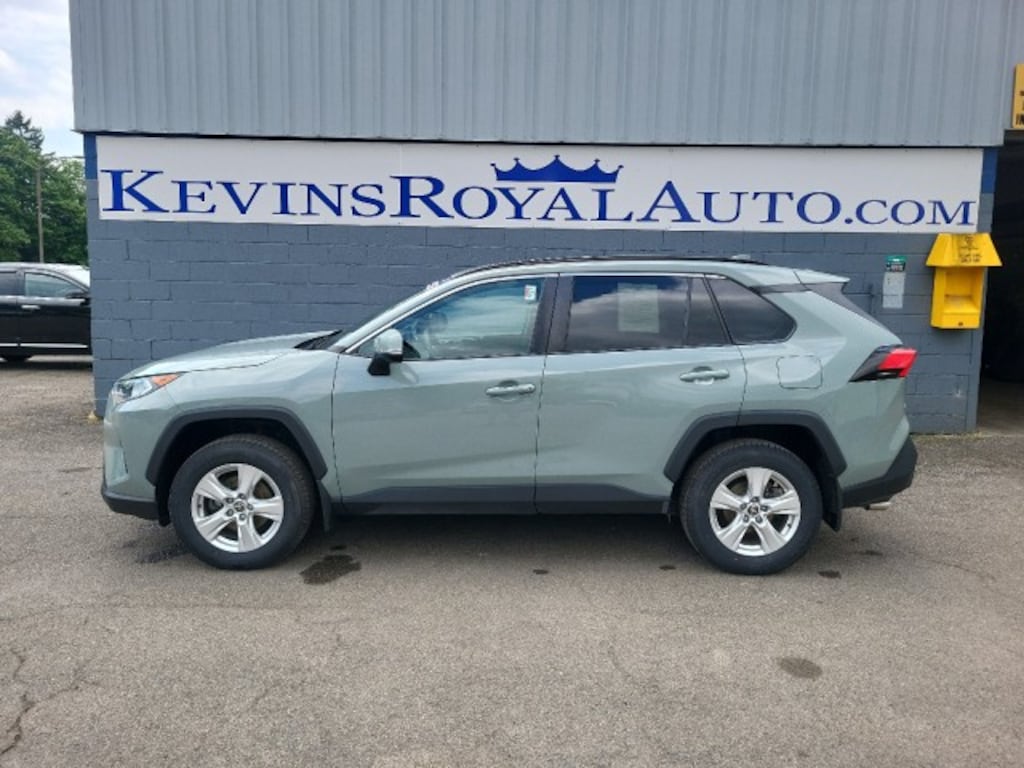 Used 2021 Toyota RAV4 XLE SUV