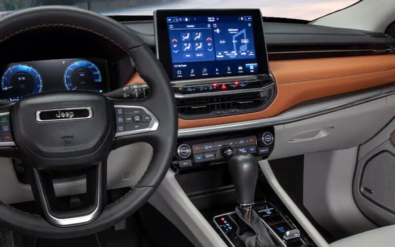 DARE TO COMPARE Jeep Compass vs. Chevy Equinox Royal Chrysler, Jeep