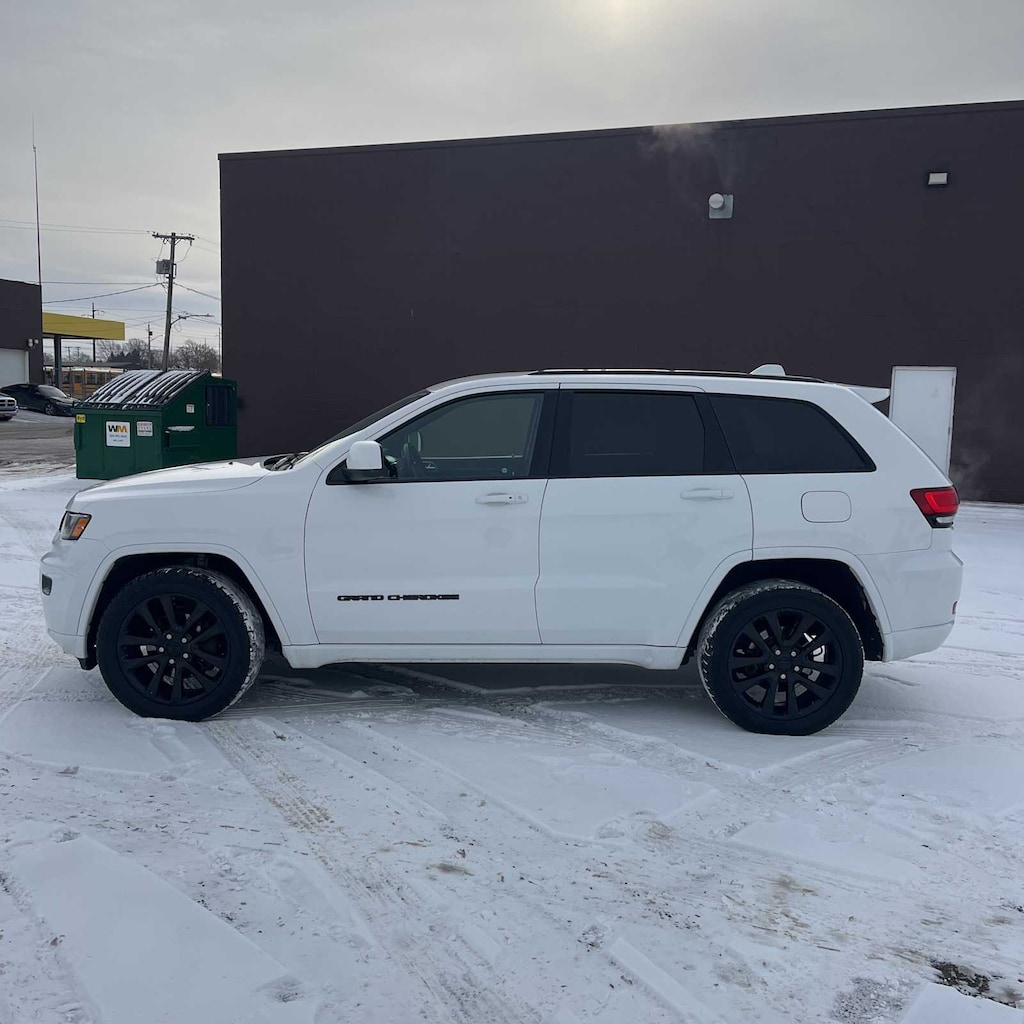 Used 2020 Jeep Grand Cherokee Altitude SUV