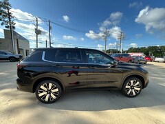 2025 Mitsubishi Outlander SE SUV