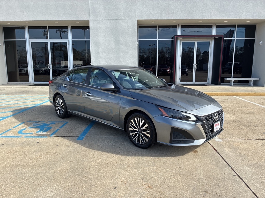 2023 Nissan Altima SV