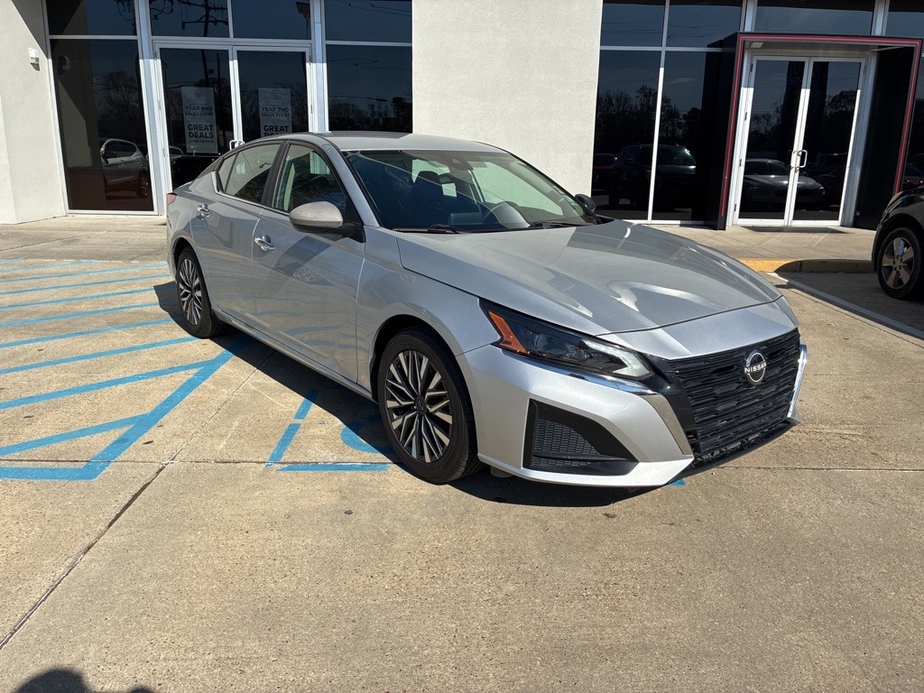 2024 Nissan Altima SV