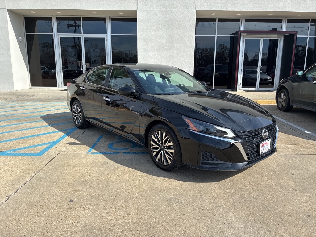 2023 Nissan Altima SV