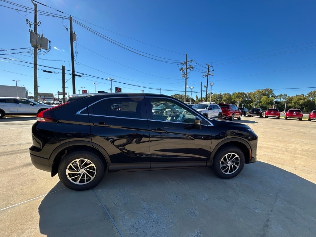 2026 Mitsubishi Eclipse Cross ES's photo