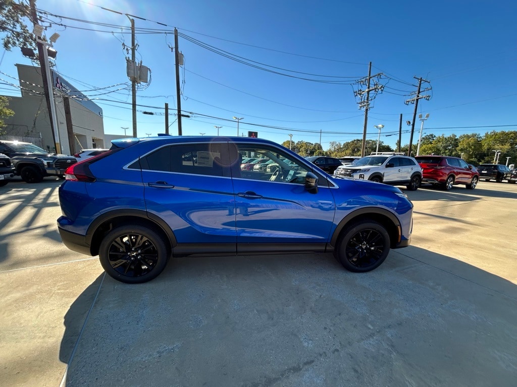 2026 Mitsubishi Eclipse Cross LE's photo