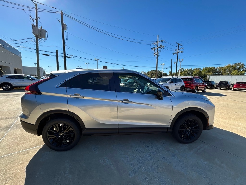 2026 Mitsubishi Eclipse Cross LE's photo