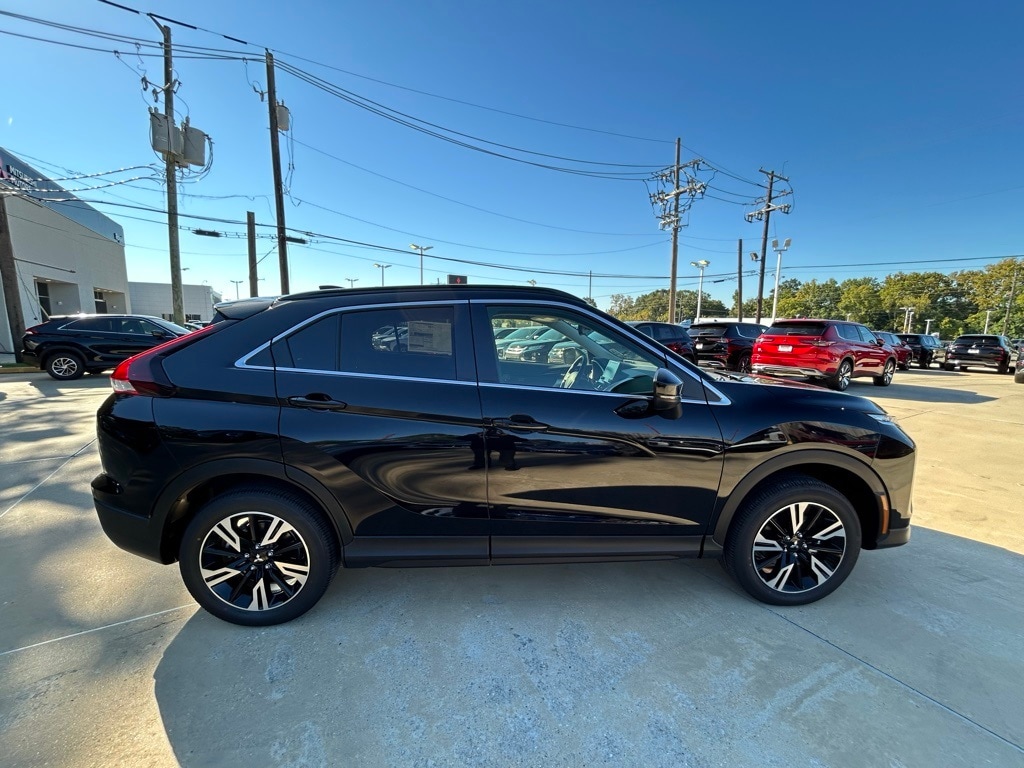 2026 Mitsubishi Eclipse Cross SE's photo