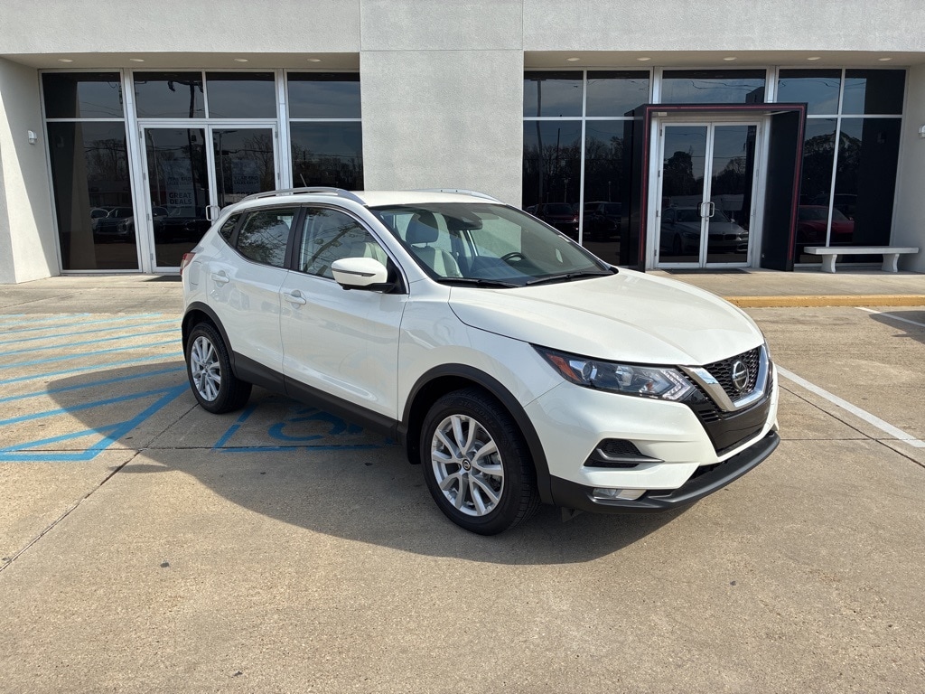 2022 Nissan Rogue Sport SV