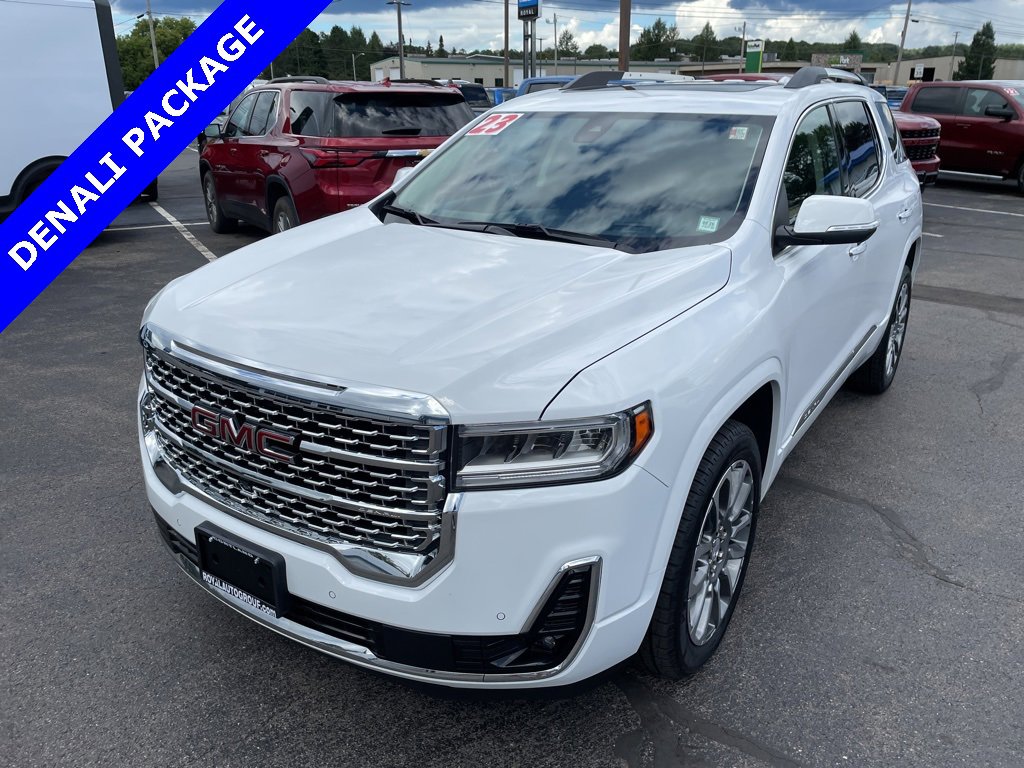 2023 GMC Acadia Denali's photo