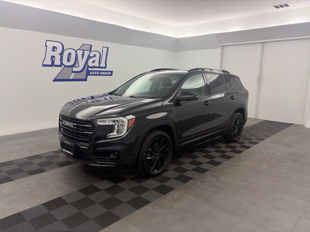 Used 2024 GMC Terrain SLT SUV