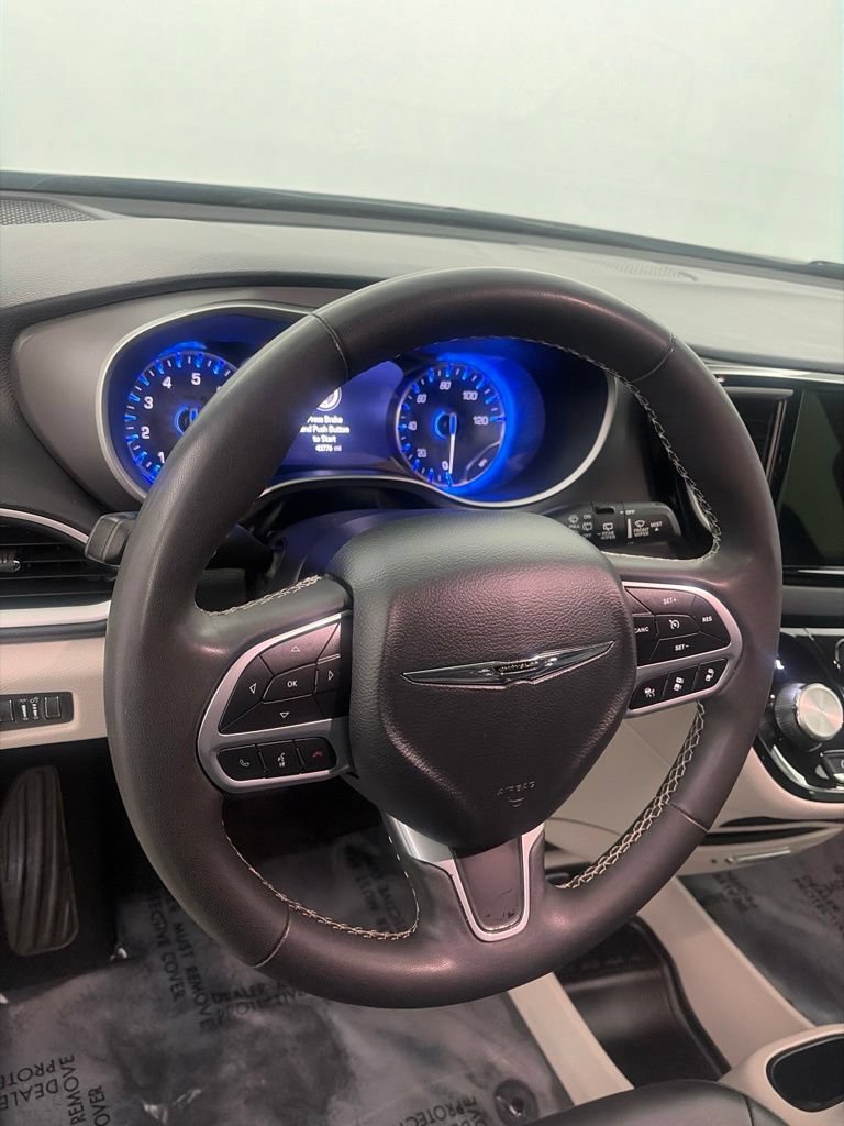 2024 Chrysler Pacifica Touring L - Photo 12