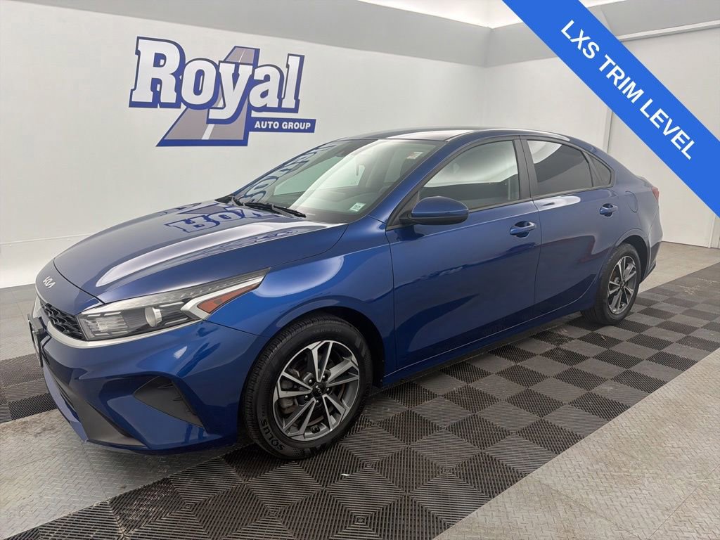 2024 Kia Forte LXS AT's photo