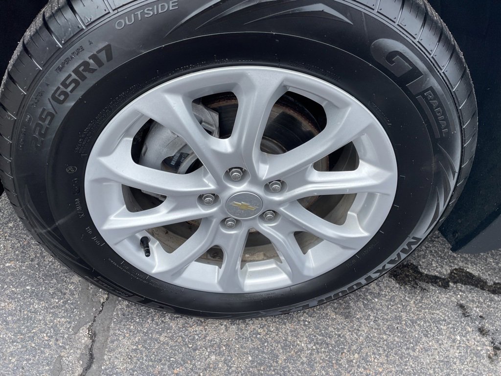 2019 Chevrolet Equinox LT photo 2
