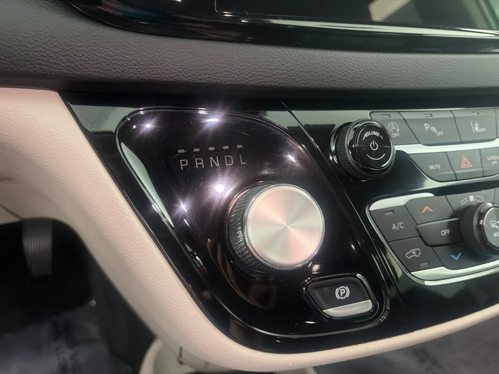 2024 Chrysler Pacifica Touring L - Photo 20