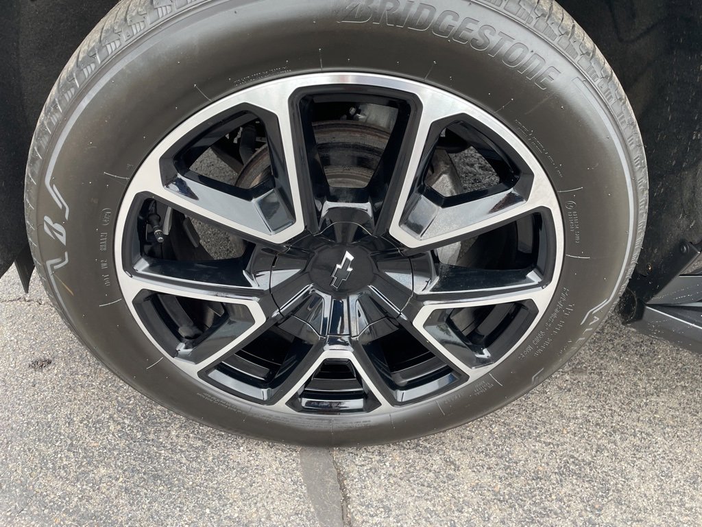 2022 Chevrolet Tahoe RST photo 2