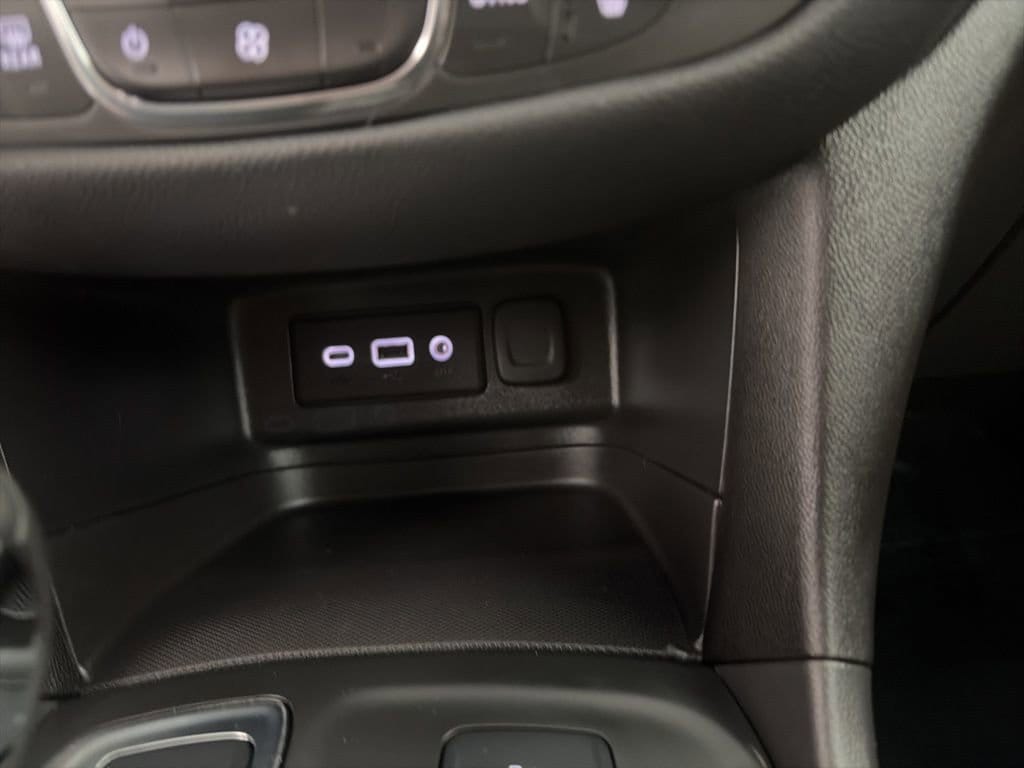 2023 Chevrolet Equinox LT - Photo 20
