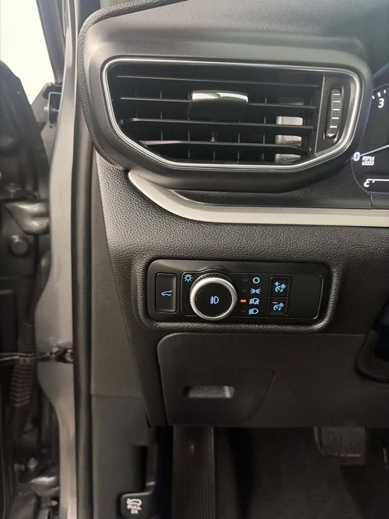 2023 Ford Explorer XLT - Photo 13