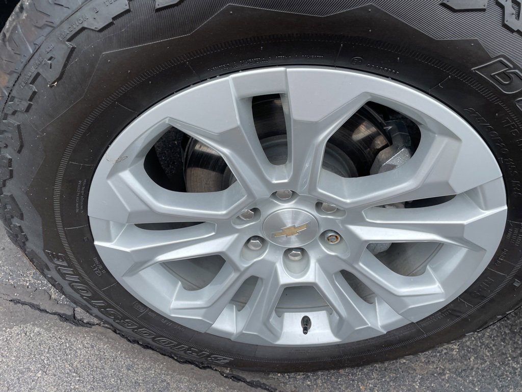 2024 Chevrolet Silverado 1500 LTZ photo 2