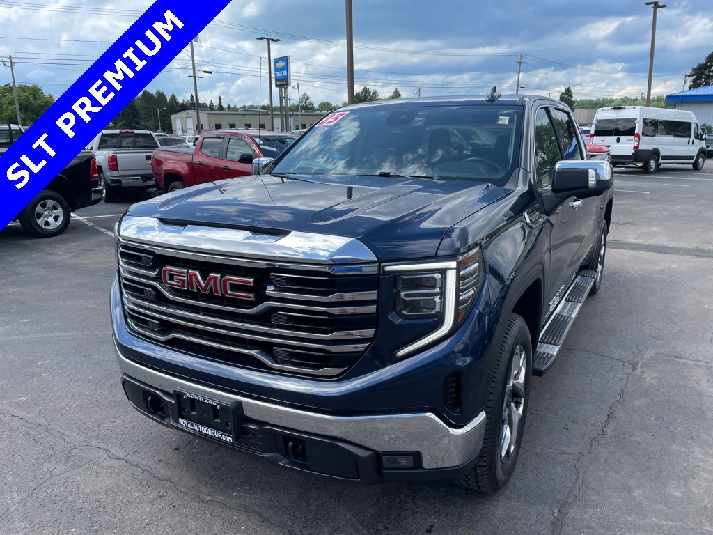 2023 GMC Sierra 1500 SLT's photo
