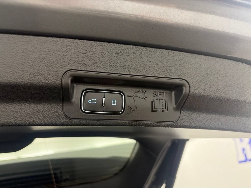 2023 Ford Explorer XLT - Photo 36