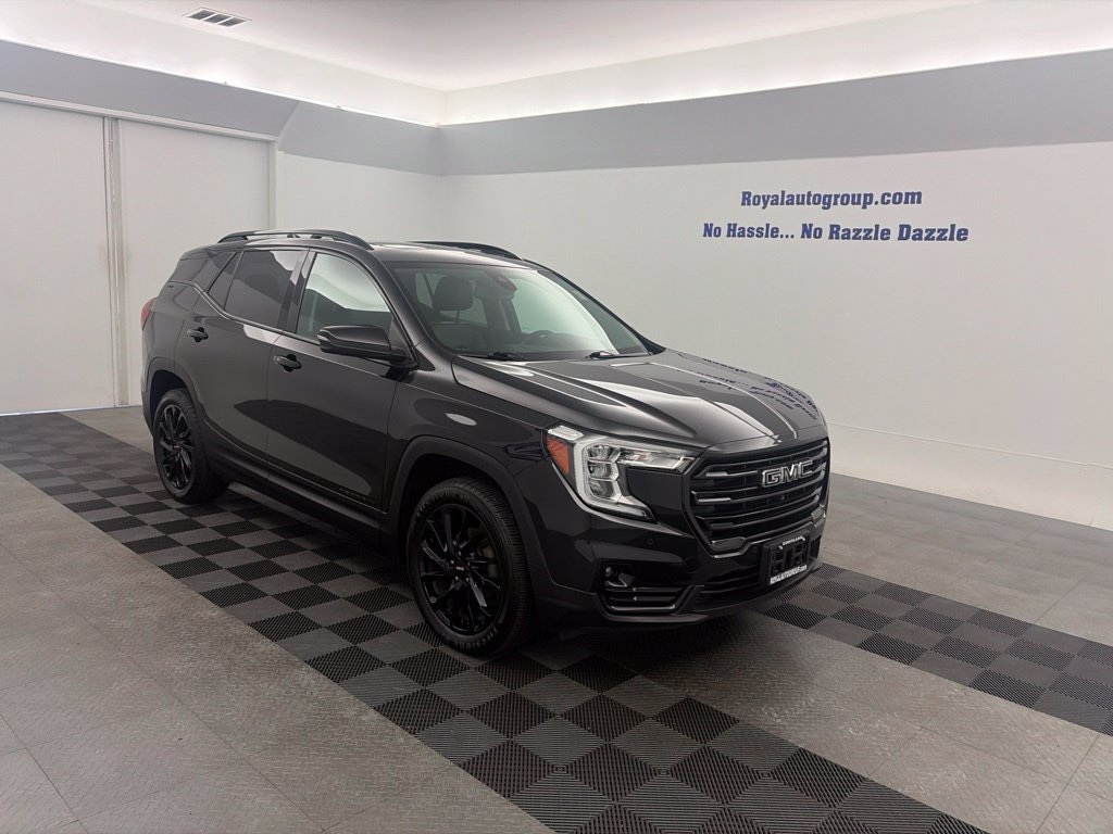 Used 2024 GMC Terrain SLT SUV