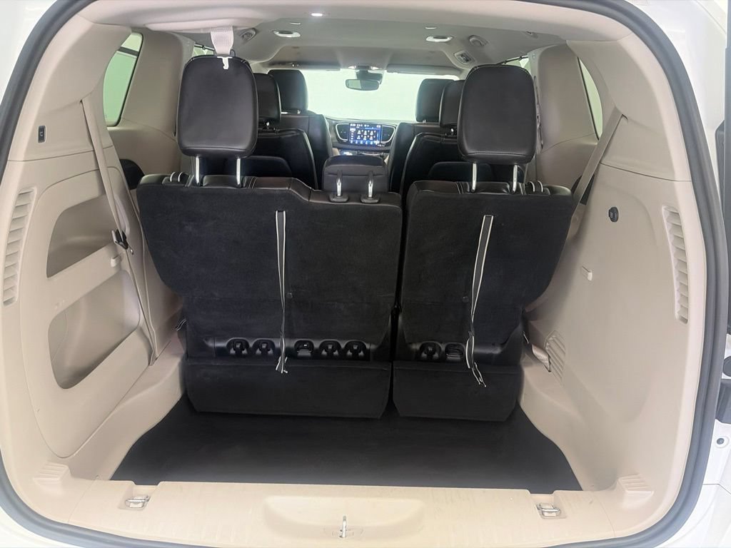 2024 Chrysler Pacifica Touring L - Photo 32