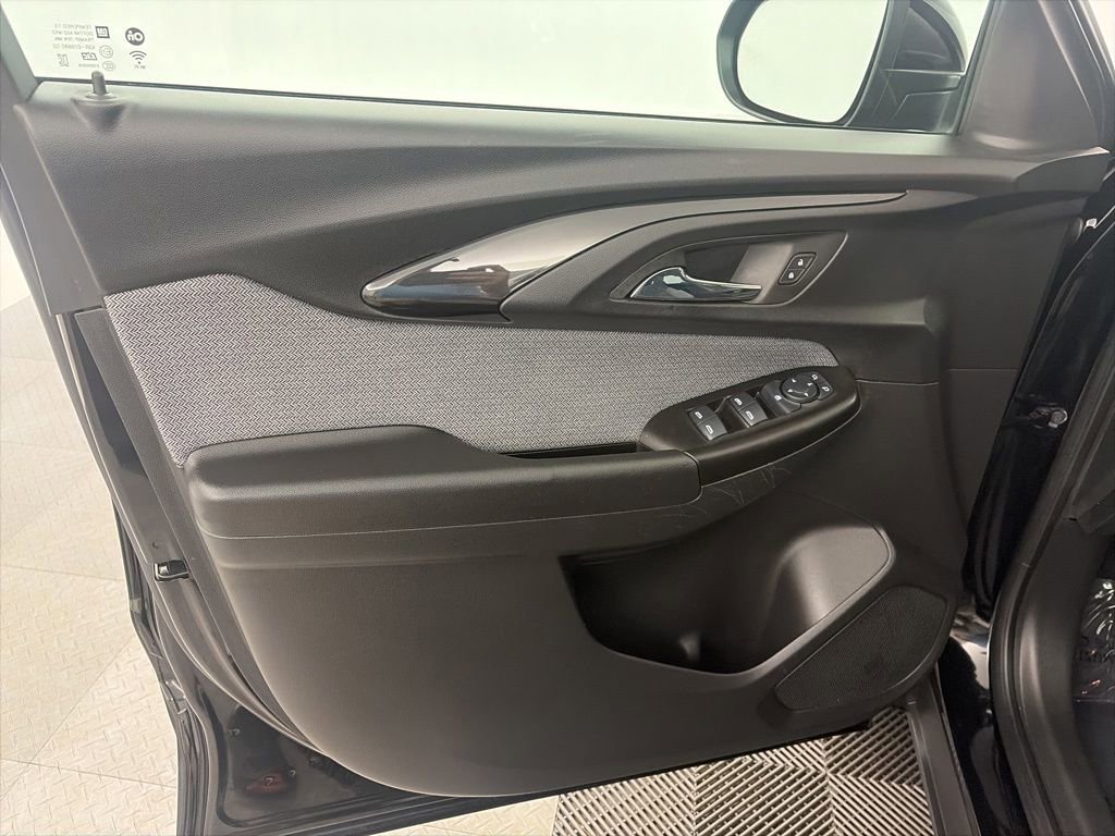 2023 Chevrolet TrailBlazer LT - Photo 12