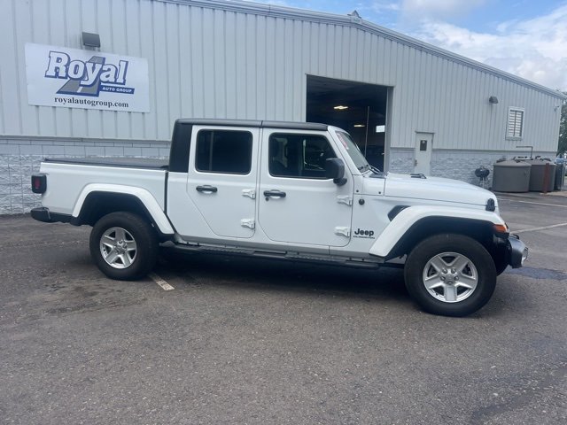 Used 2021 Jeep Gladiator Sport S with VIN 1C6HJTAG4ML512949 for sale in Cortland, NY