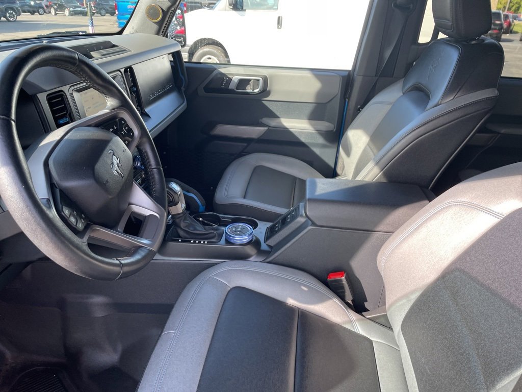 2023 Ford Bronco Black Diamond photo 3