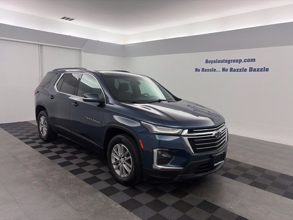 Used 2023 Chevrolet Traverse LT Cloth SUV