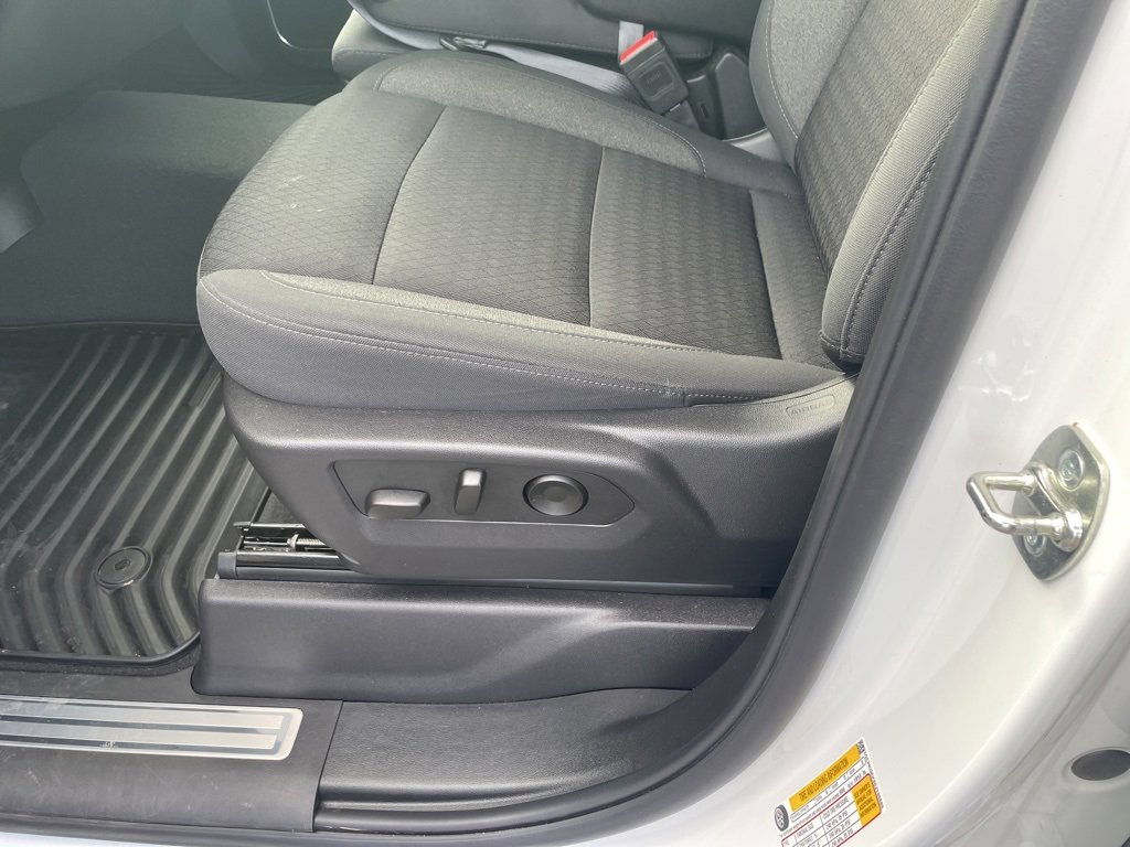 2025 Chevrolet Silverado 1500 LT photo 4