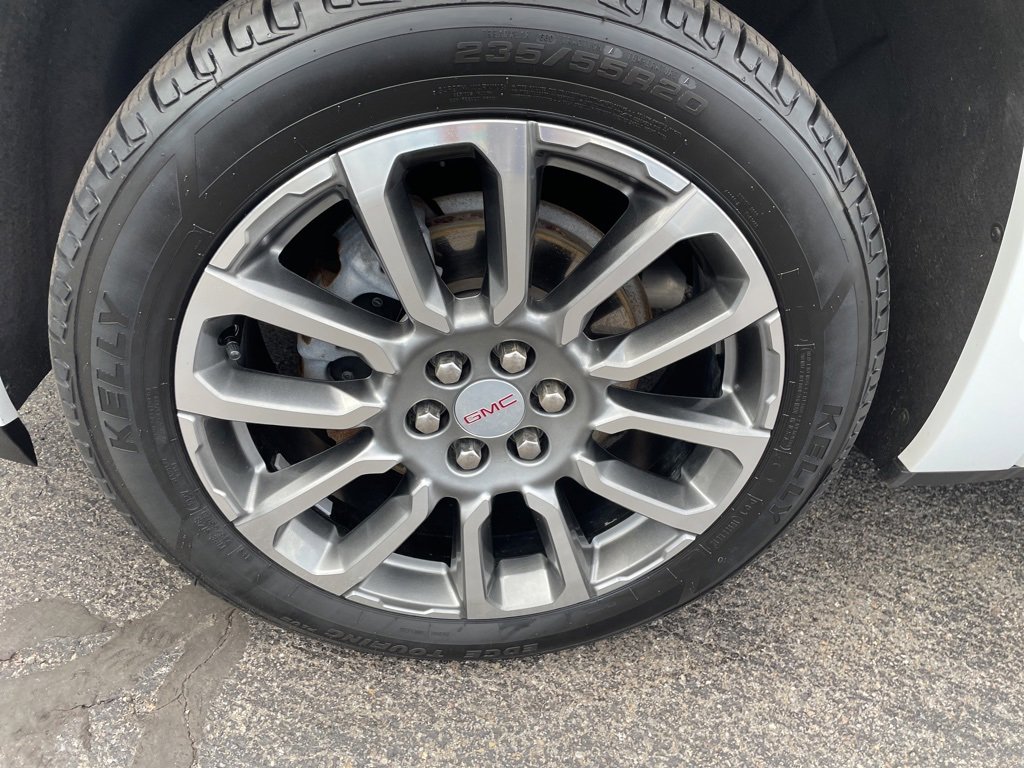 2023 Gmc Acadia Denali photo 2