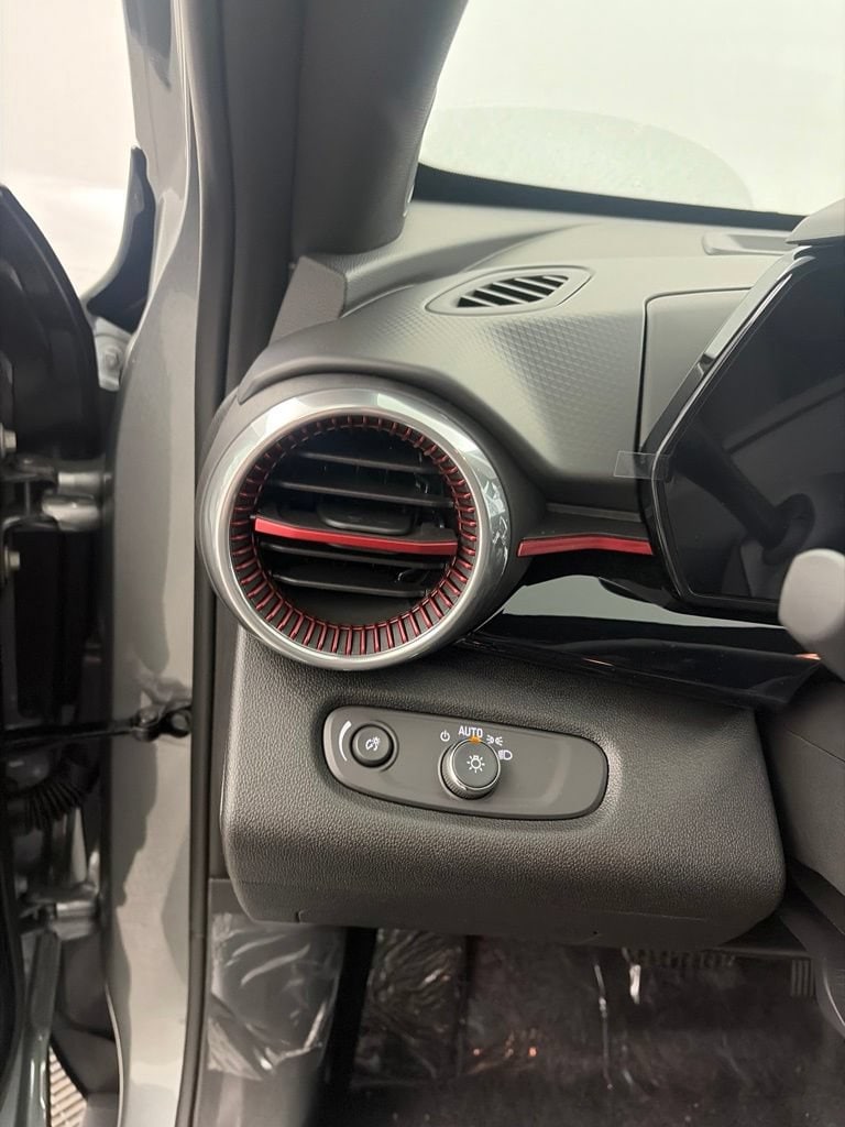2026 Chevrolet Trax RS - Photo 13